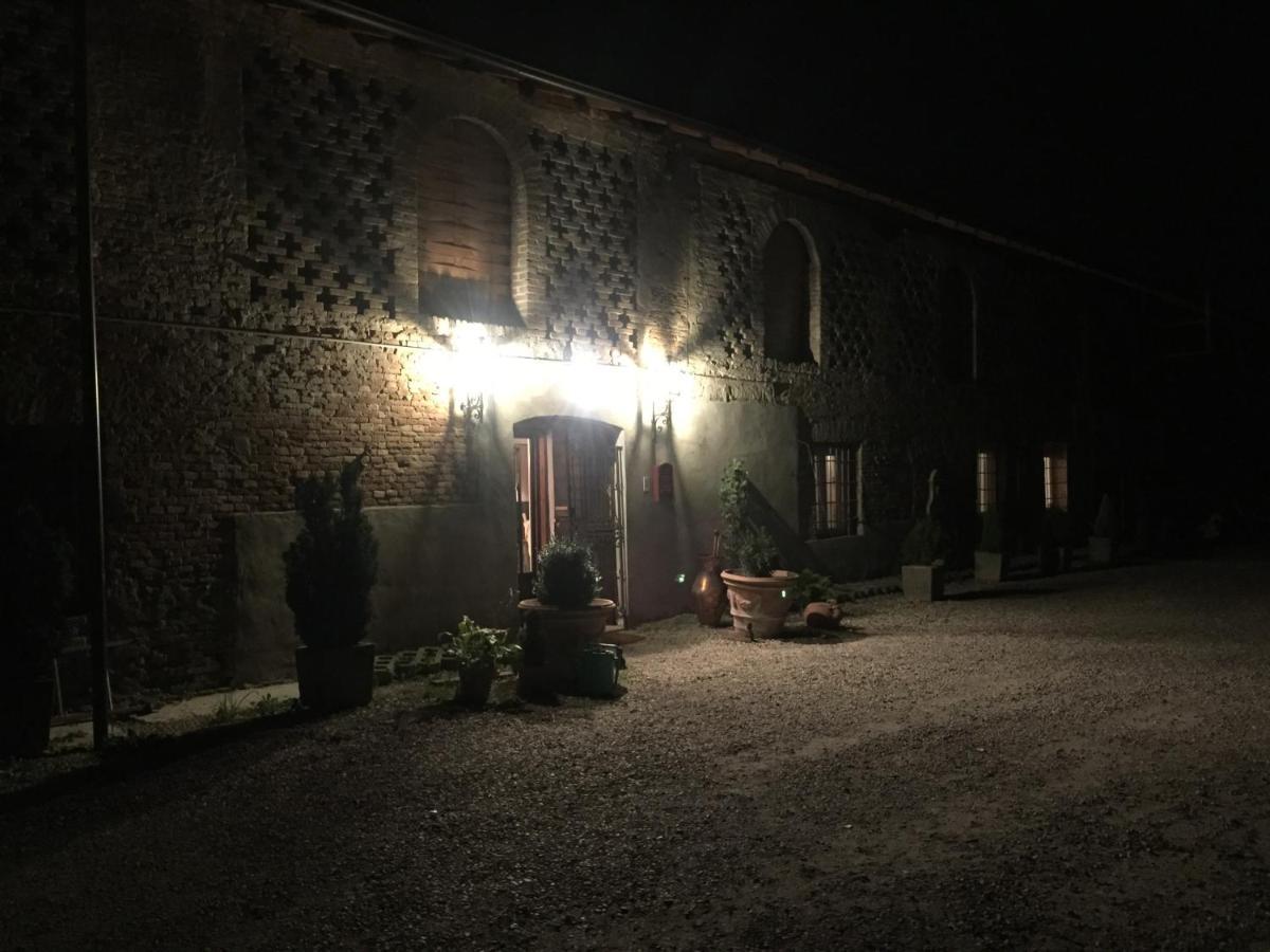 Cascina La Castagnara Bed & Breakfast Oriolo  Exterior photo